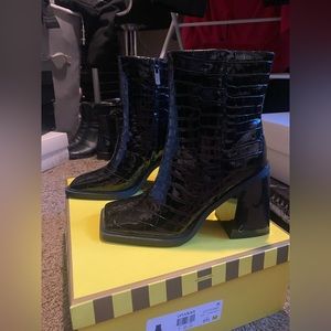 Brand New Layla Booties Circus by Sam Edelman 6.5